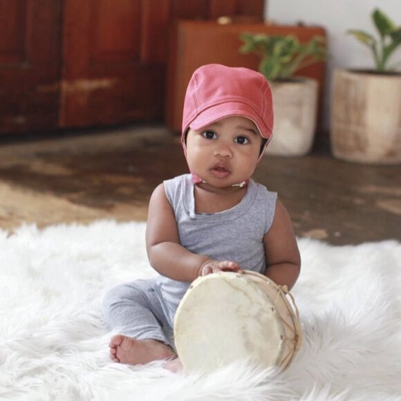 Red Little Sun Hat ๐ - Picture 8 of 9